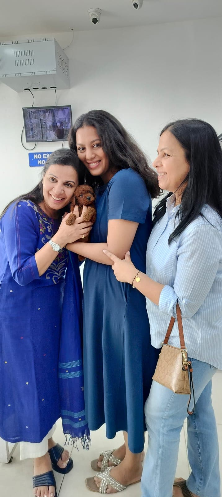 Happy Danny Pet Store family