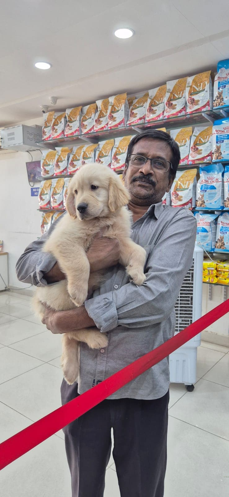 Happy Danny Pet Store family