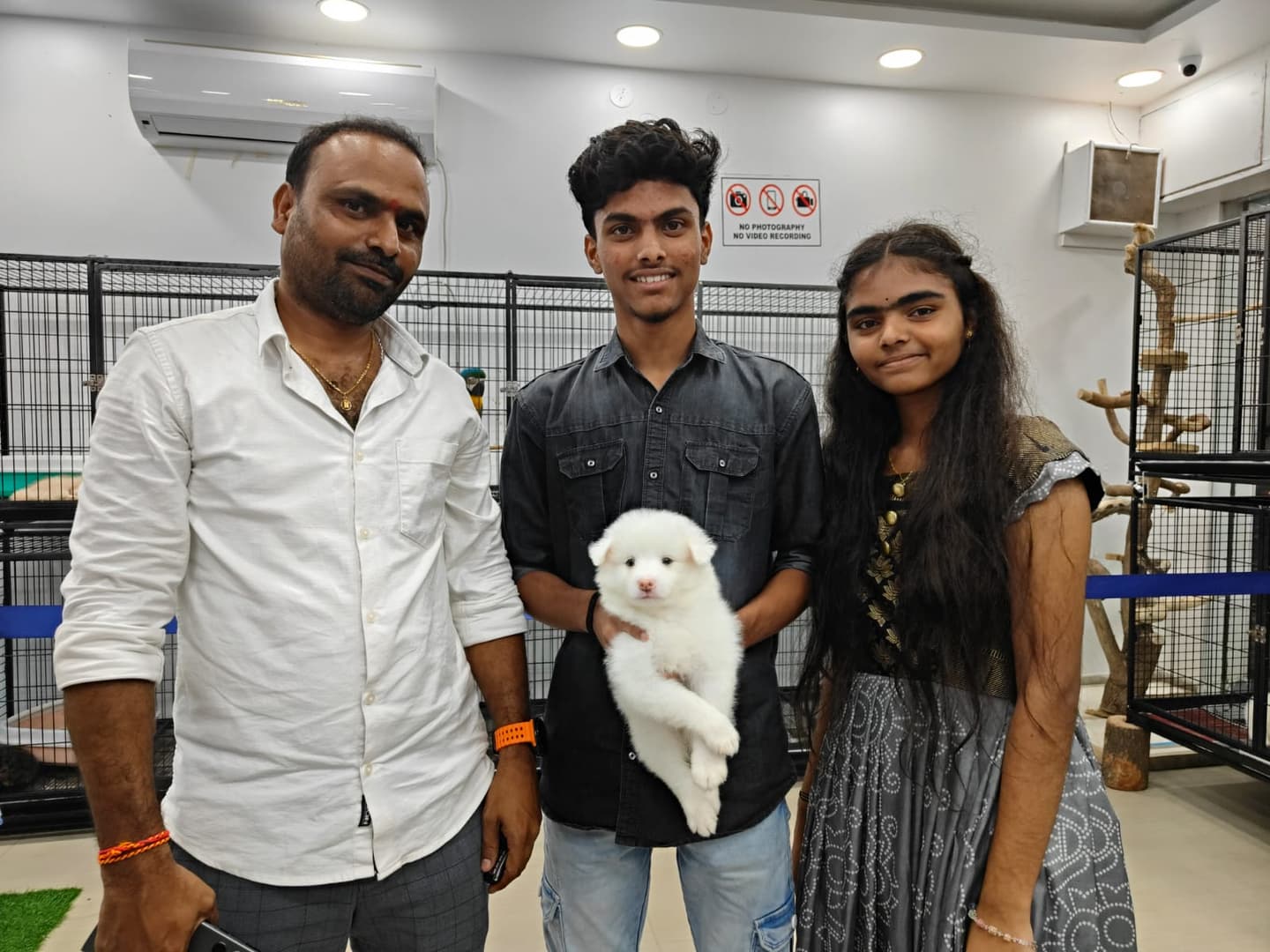 Happy Danny Pet Store family